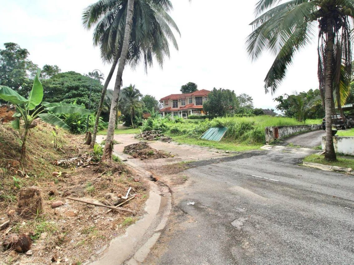 Tanah Banglo 8536 sqft Saujana Impian Kajang Freehold Gated Guarded End Lot