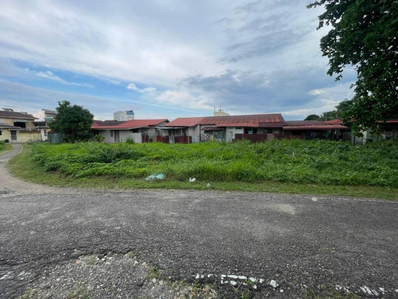 Lot Kediaman 12,442 sqft Taman Seri Maharani Muar | Freehold | Akses Mudah