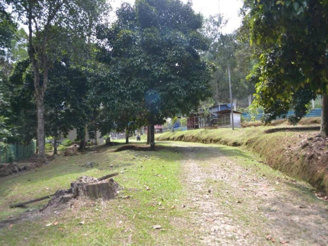 Tanah Dusun Durian 7.3 Ekar Hulu Langat Batu 22 Berpagar Ada Kolam & Rumah Kebun