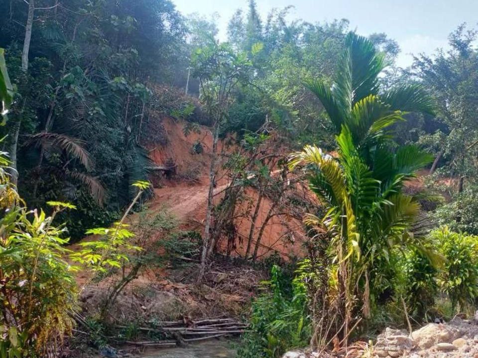 Tanah Pertanian 4.5 Ekar Sungai Semungkis Hulu Langat Bersebelahan Kingfisher Camp Akses Jalan Terus