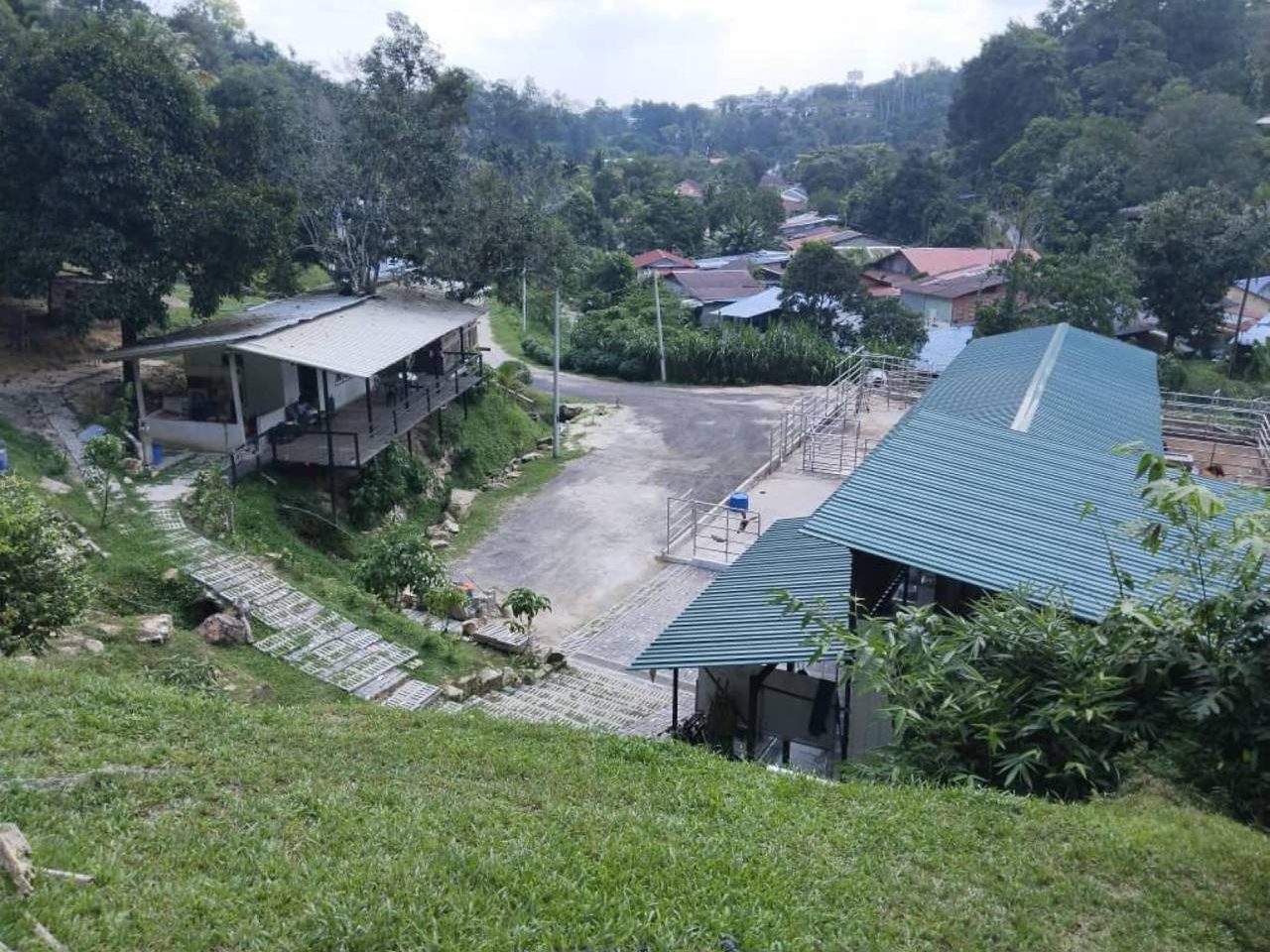 Tanah 2 Ekar Kampung Kemensah Ulu Klang Berhadapan Sungai Ada Rumah & Infra