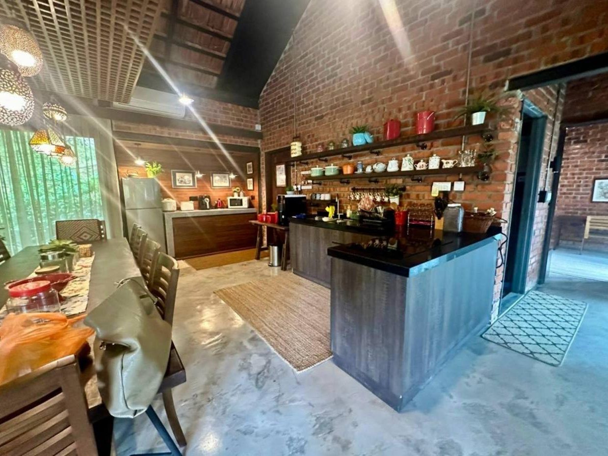 🌿 Luxurious Freehold Resort in Lenggeng (5 Acres)