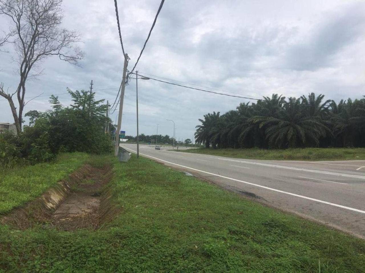 Tanah 3.17 Ekar Tepi Jalan Pasir Panjang Port Dickson Negeri Sembilan Freehold