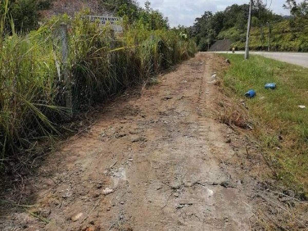 Tanah Stesen Minyak Jalan Tras Bentong Pahang 1.745 Ekar Freehold Tepi Jalan Utama