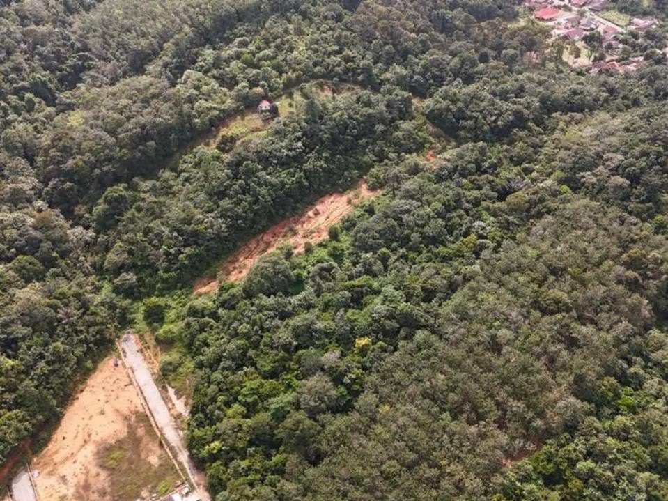 Tanah Lot Banglo Atas Bukit Sesapan Batu Rembau Beranang 6,477 sqft Freehold
