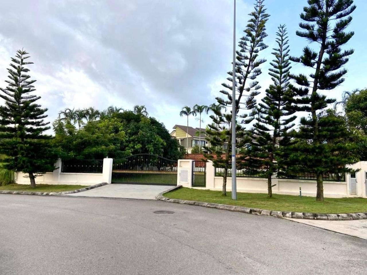 Tanah Lot Banglo Warisan Setia Kota Warisan Sepang Selangor 10000 Sqft Freehold