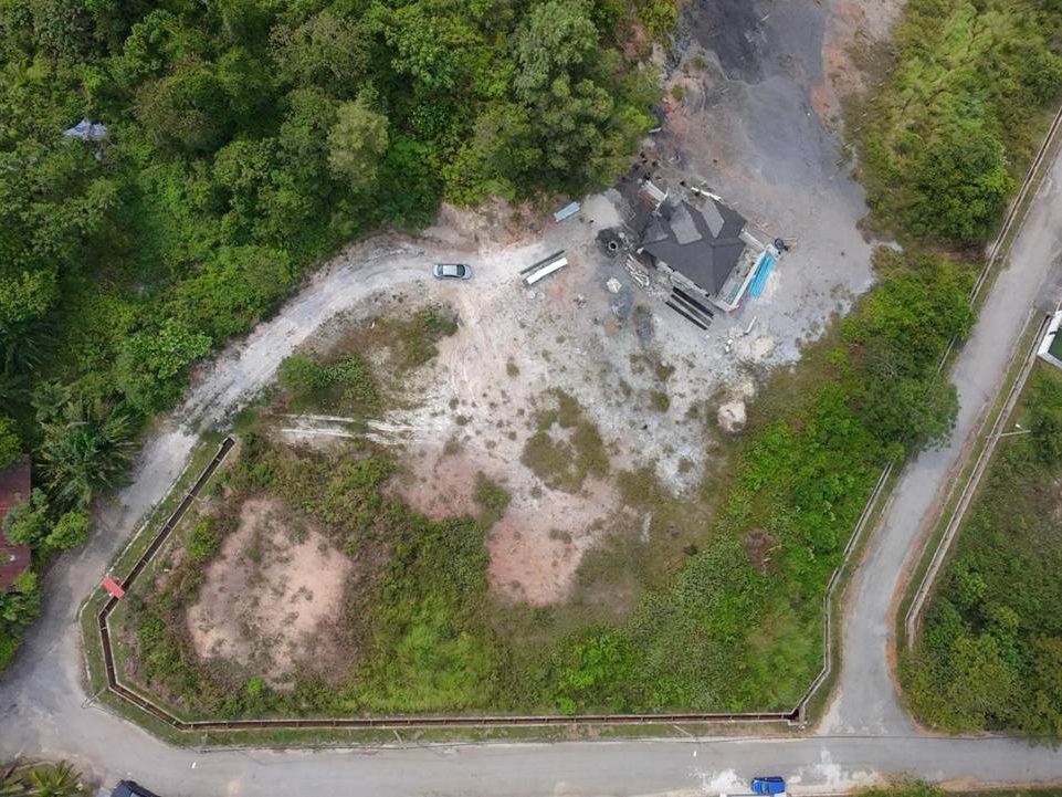 Tanah Lot Raia Savanna Batu G4jah Perak 11000 Sqft Geran Individu