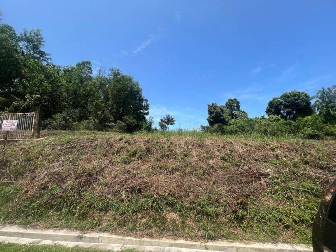 Tanah Banglo Batu 4 Port Dickson 7467 Kaki Persegi Freehold Dekat Pantai Saujana