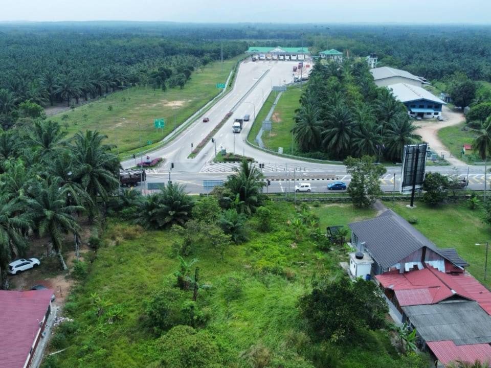 3.4 Ekar Tanah Pertanian Freehold Tangkak Johor Dekat Toll Bukit Gambir
