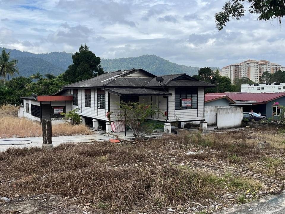 Tanah Freehold 0.62 Ekar Mantin Beranang Tepi Jalan Utama KTJ Staffield