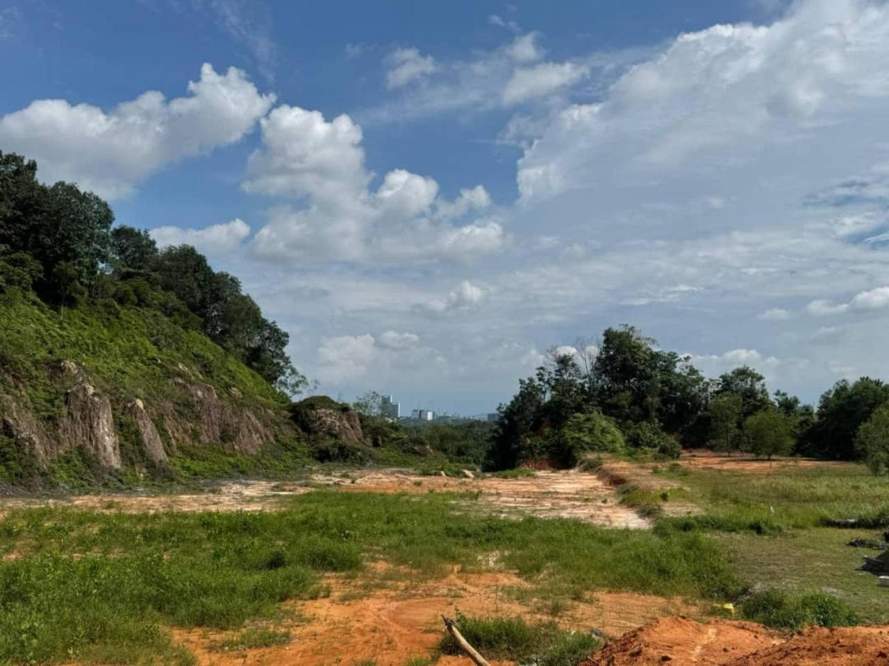 Tanah 3.68 Ekar Pulau Meranti Puchong Freehold Zon Kediaman Akses Jalan