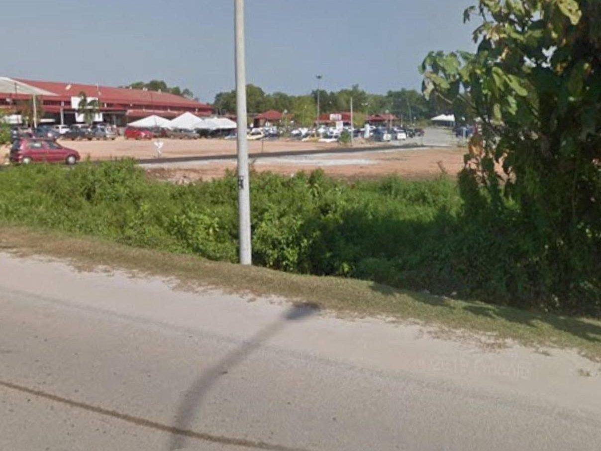 Tanah Komersial Jalan Kompleks Sukan Gong Badak Kuala Nerus Lot Luas Tepi Jalan Utama