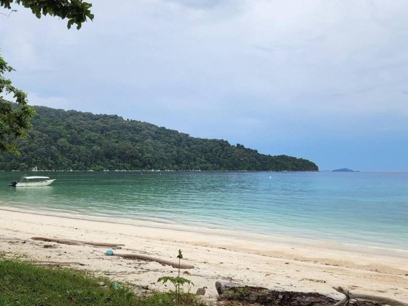 Beachfront Land Teluk Dalam Pulau Perhentian Terengganu Freehold 3.8 Ekar