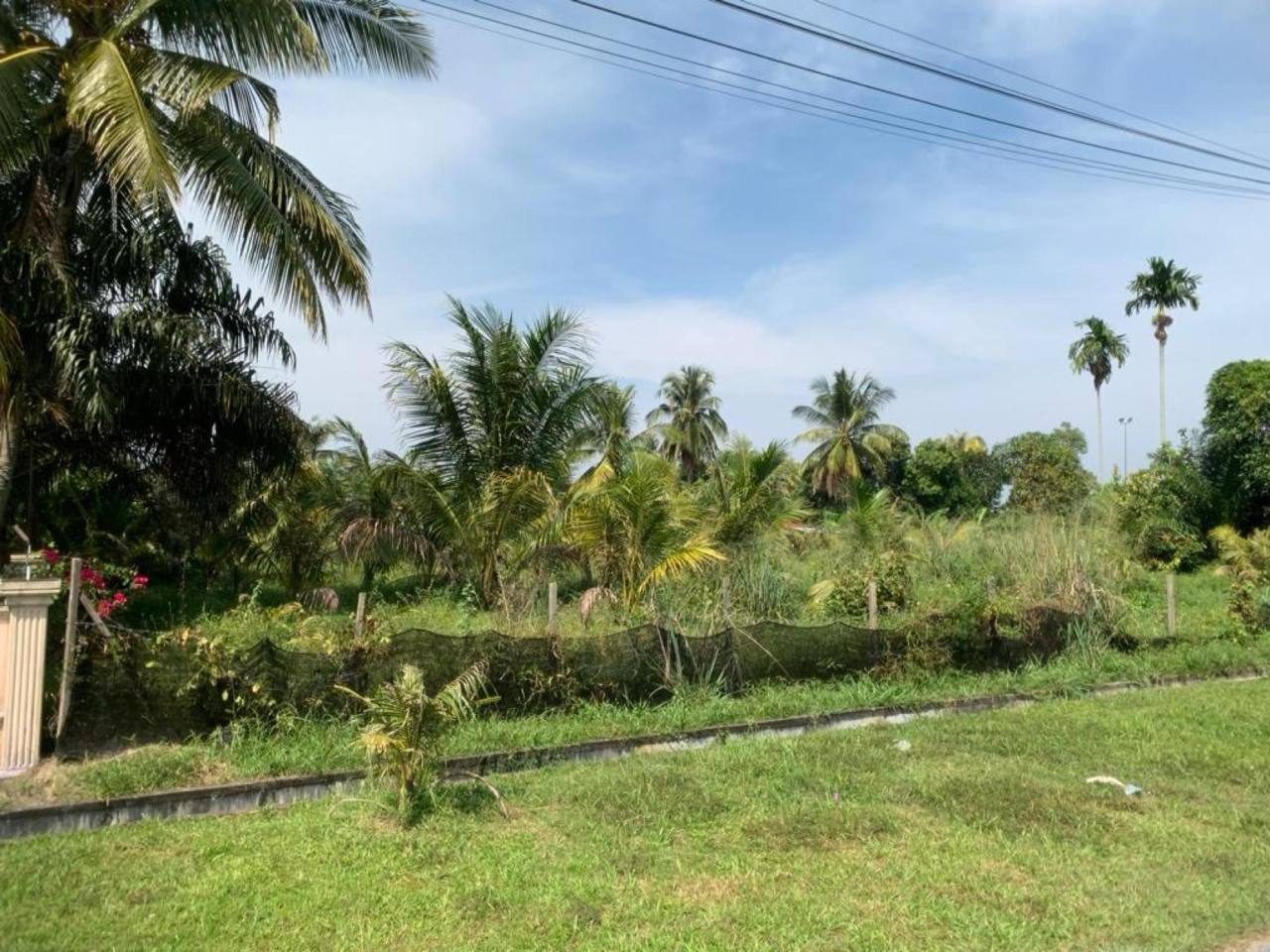 Tanah Lot Banglo 21775 sqft Pasir Panjang Port Dickson Geran Individu Kawasan Kampung