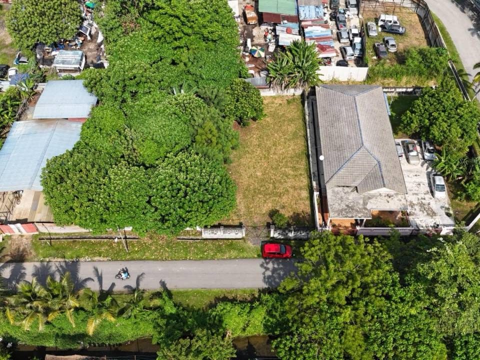 Tanah Bangunan Pekan Semenyih Selangor 4500 Kaki Persegi