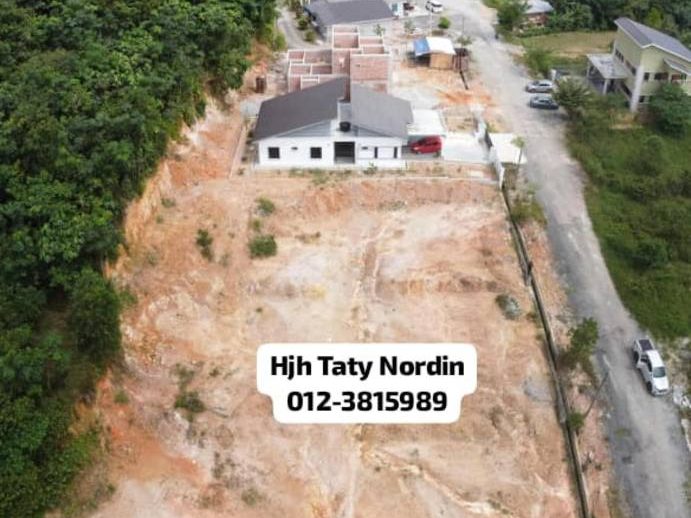 š” Lot Banglo Jenderam Hilir, Dengkil (Freehold)