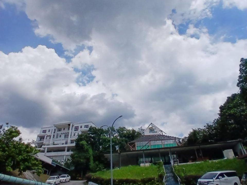Tanah 0.85 Ekar Sungai Penchala KL Freehold Tepi Jalan Utama Zoning Komersial