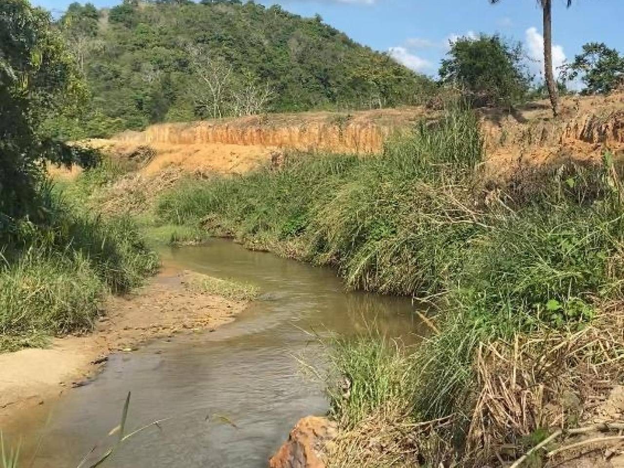 Tanah 1.4 Ekar Tepi Dua Sungai Lenggong Freehold Rare Eco Land Geran Individu