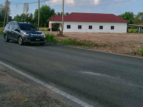 Tanah Tepi Jalan Utama 1.1 Ekar Kg Alor Senibong Pokok Sena