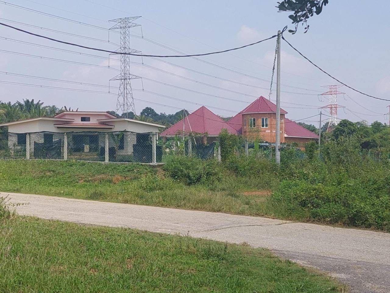 Tanah Lot Banglo Bukit Damar Dengkil 1km ke Cyberjaya Geran Individu Infra Siap