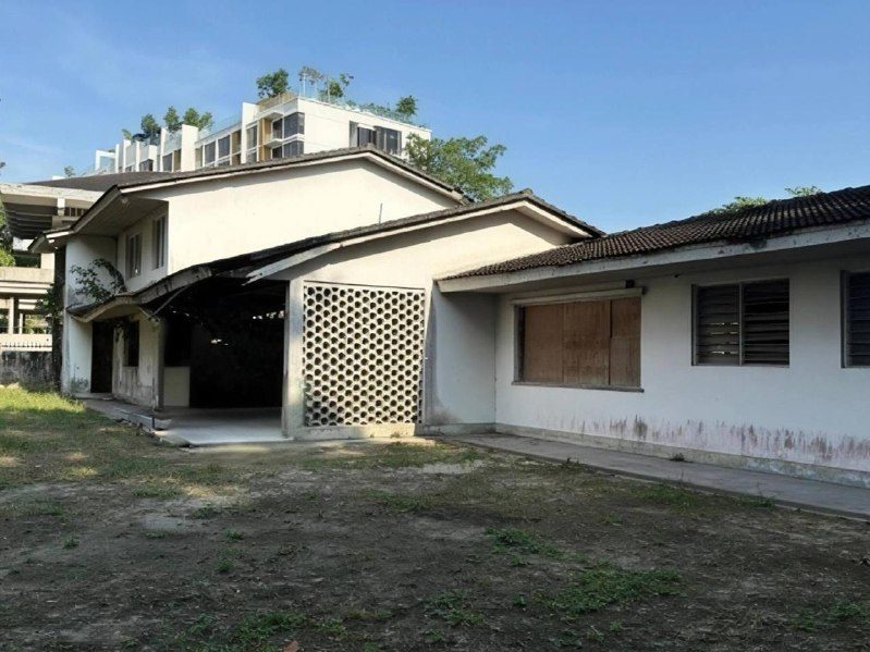 2 Storey Bungalow House with Land Taman Uthant, Ampang Hilir KL For Sale or Rent