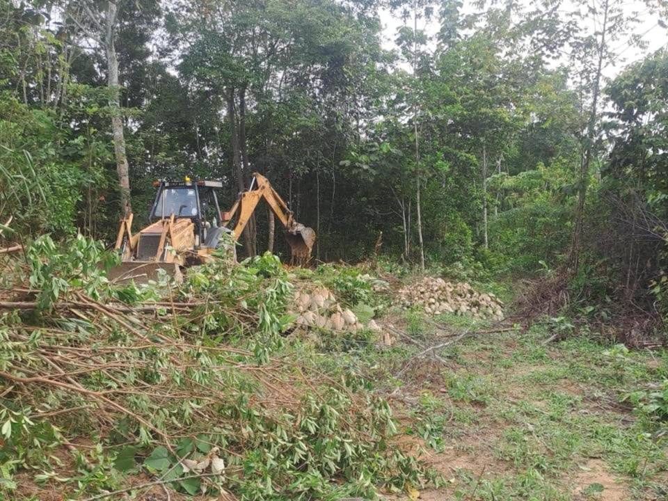 Tanah 1 Ekar Batu 16 Hulu Langat Selangor Atas Bukit Geran Individu