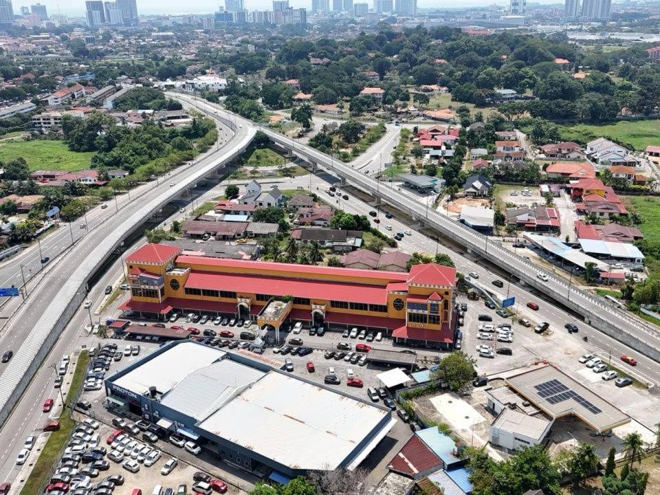 Tanah Komersial Batu Berendam Melaka 58286 sqft Freehold Tepi Jalan Utama Kawasan Perindustrian
