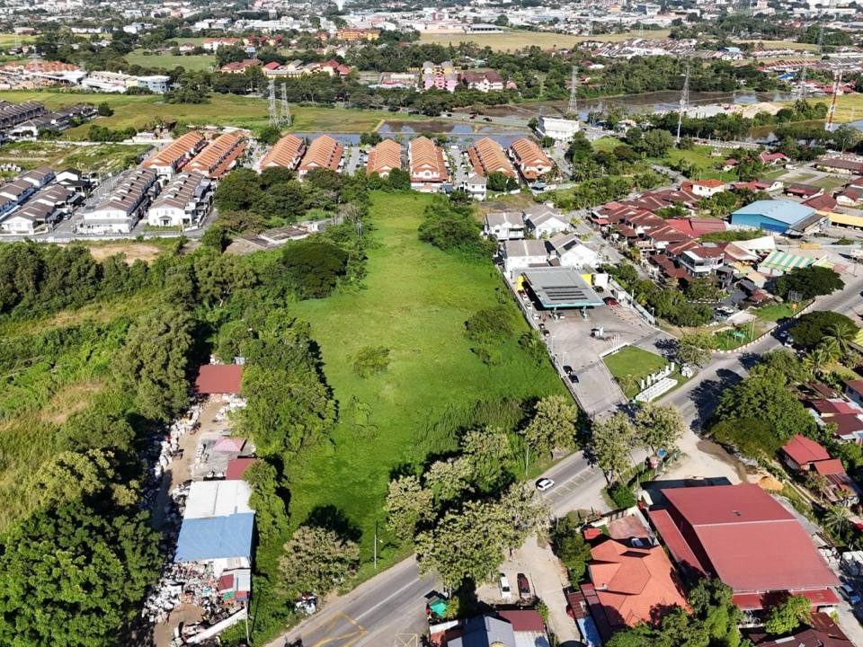 Tanah Pembangunan Mergong Alor Setar 2 Ekar Freehold Tepi Jalan Utama