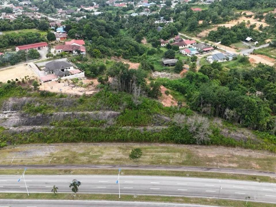 Tanah Pertanian Pinggir Putrajaya Kajang 2.50 Ekar Bersebelahan Lebuhraya Putrajaya