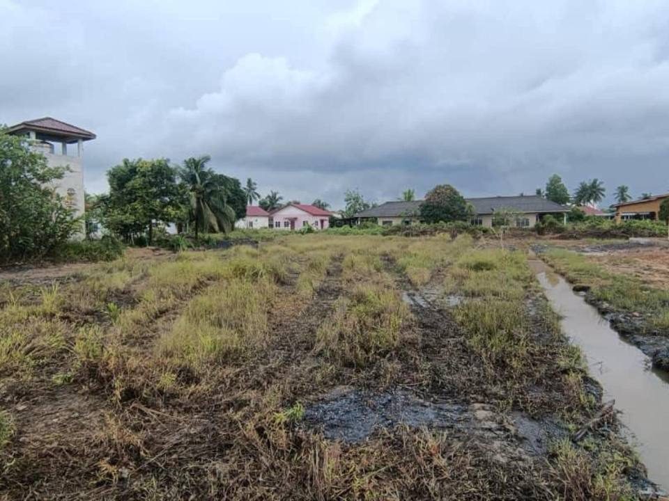 Tanah Lot Banglo 4660 Sqft Kg Besut Kemaman Freehold