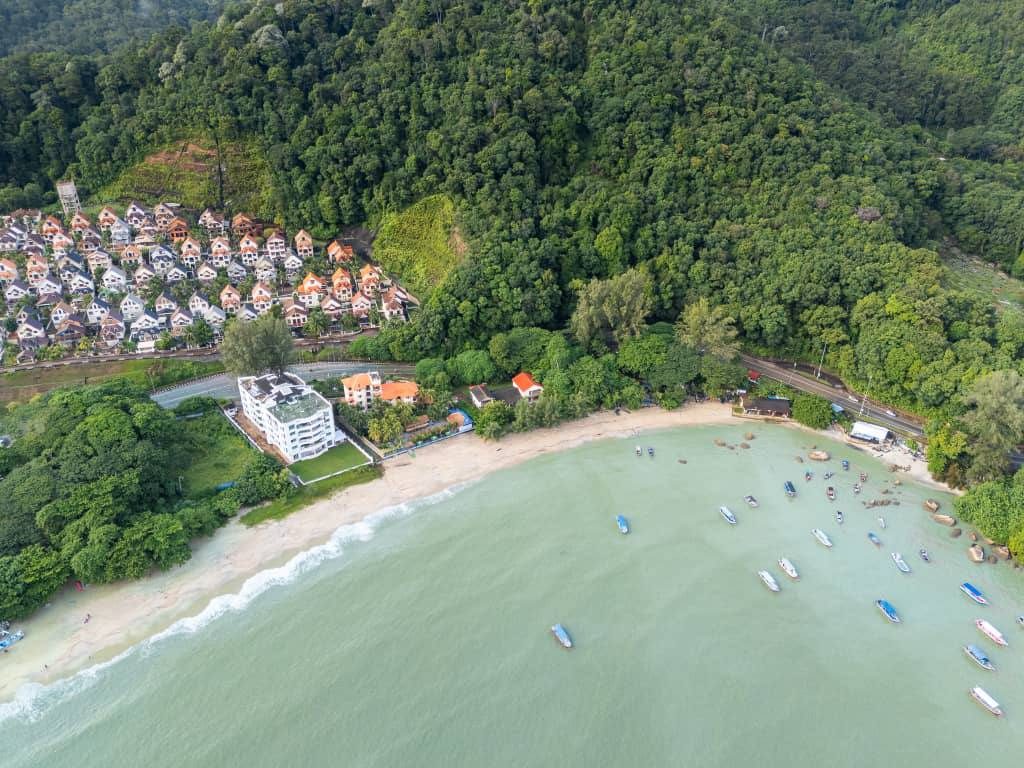 Tanah Beachfront Freehold 15,242 Kaki Persegi Batu Ferringhi, Penang | Akses Pantai Persendirian