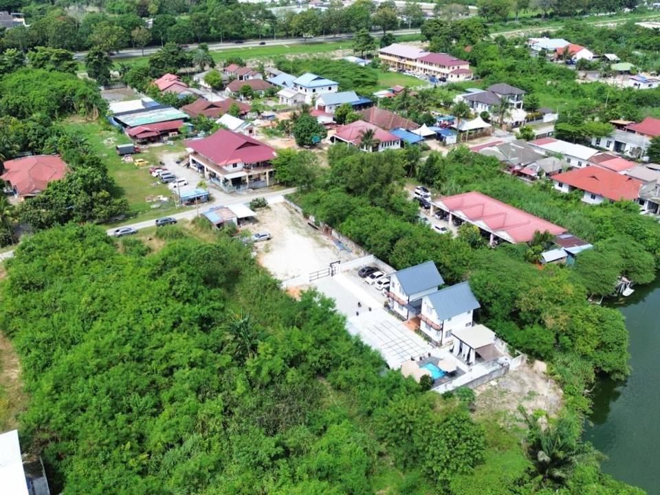 Tanah Banglo 10901 sqft Kampung Seri Aman Puchong Dekat Tasik & Kemudahan