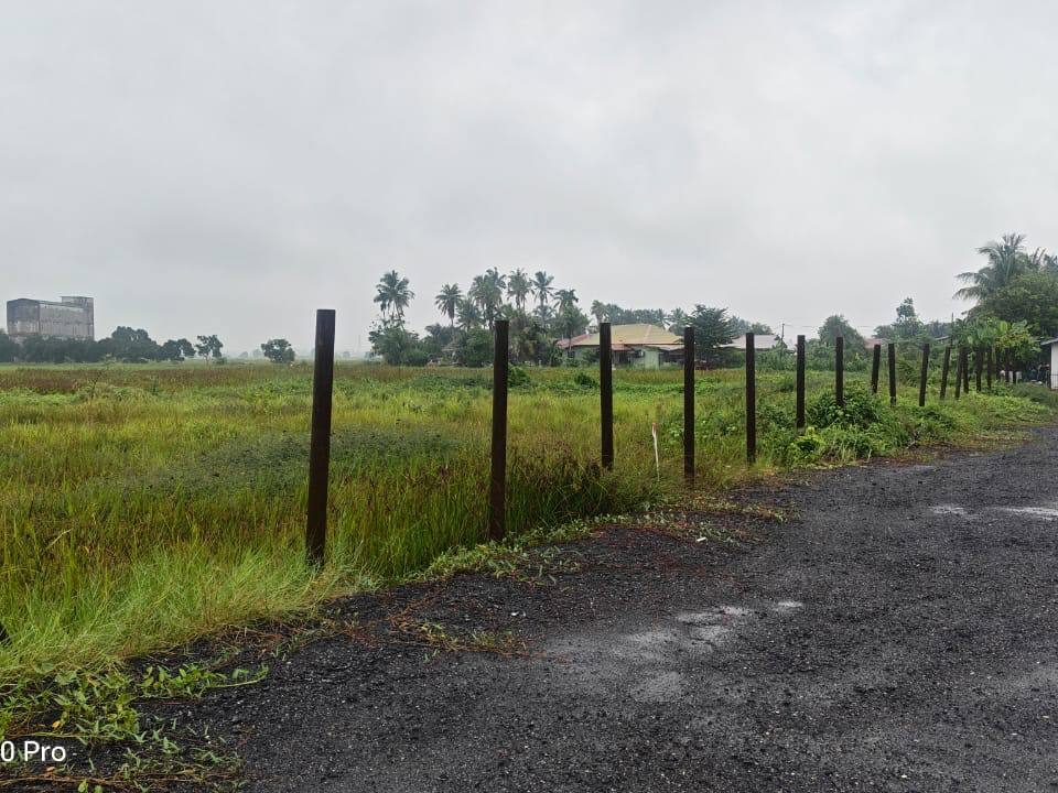 Tanah Tepi Jalan Utama 38,928 Kaki Persegi Sungai Dua SPU Untuk Dijual