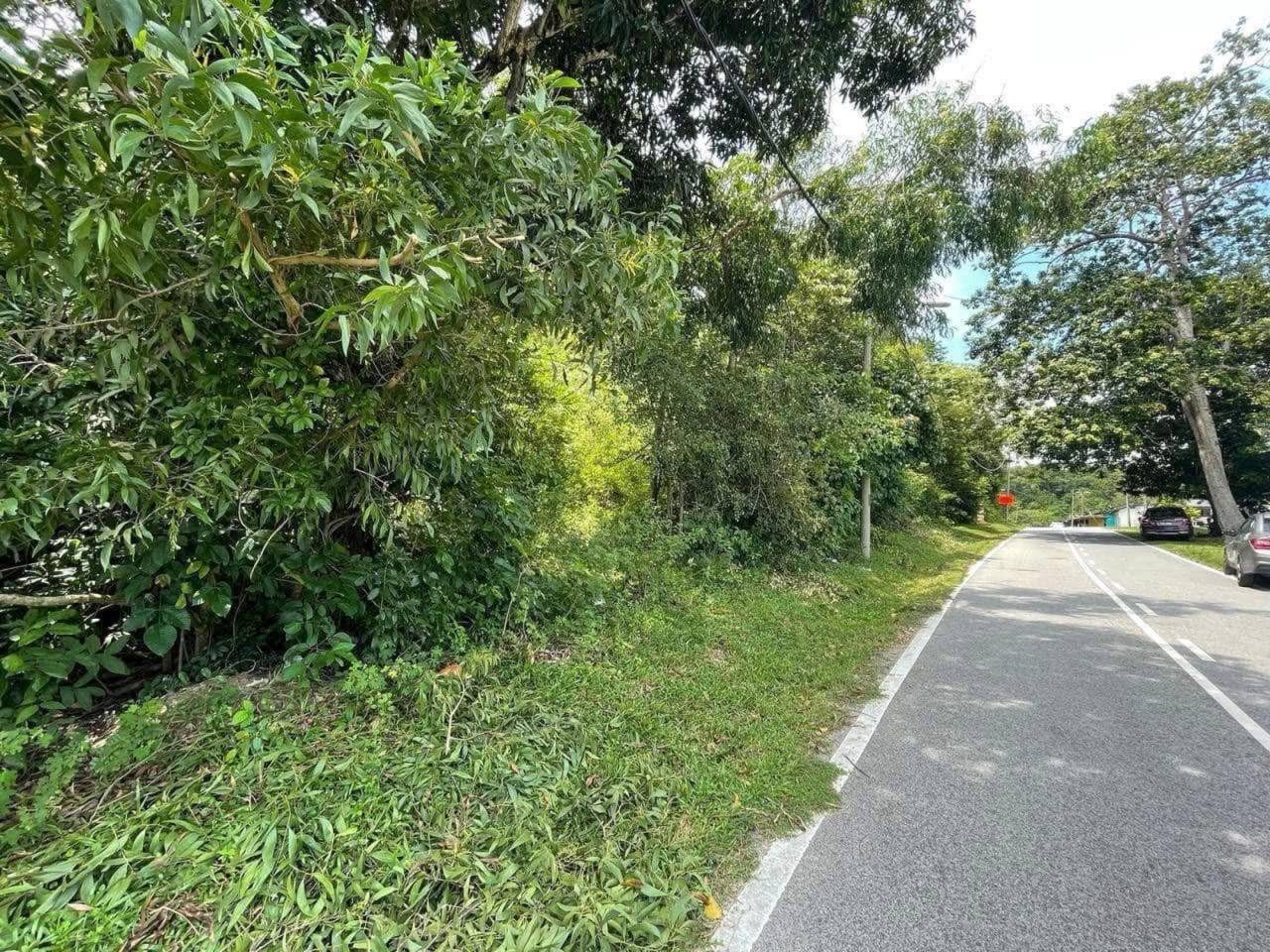 Tanah Bangunan 1 Ekar Teluk Bidara Seberang Dungun