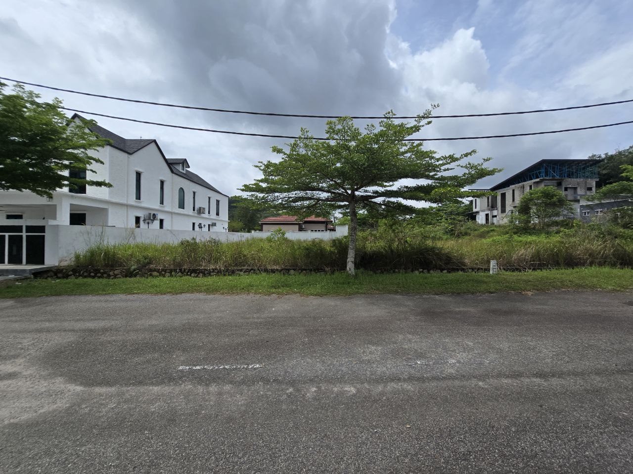 Lot Banglo Taman Dasa Sri Haneco Semenyih 5,005 Kaki Persegi Freehold
