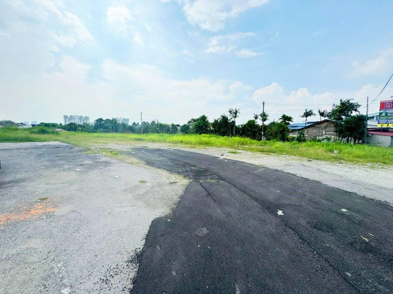 Tanah Kosong 22,785 Kaki Persegi Commercial Zoning Jalan Reko Kajang