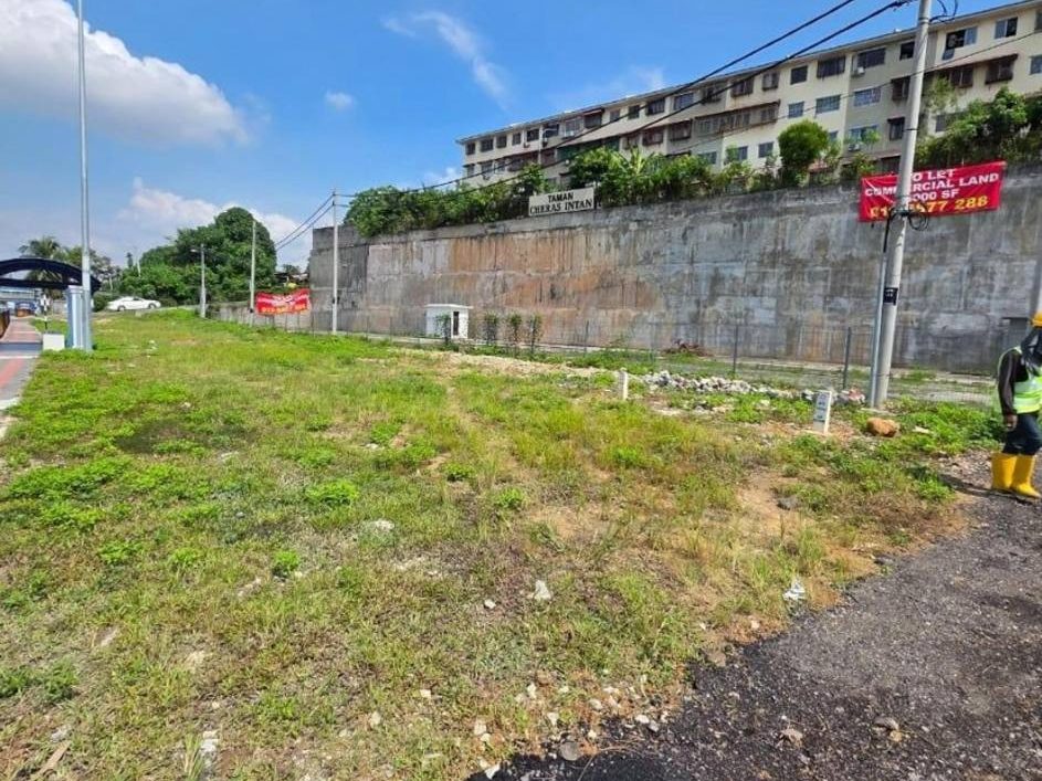 Tanah Bangunan 18,000 Kaki Persegi Freehold Tepi Jalan Utama Cheras Untuk Disewa