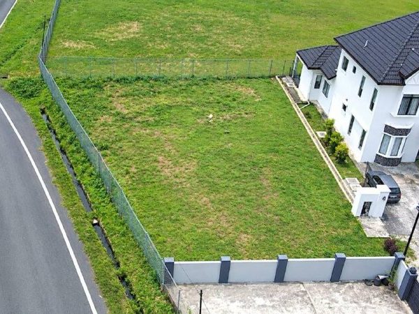 Tanah Corner Lot Banglo 6,415 Kaki Persegi Batu 15 Hulu Langat Freehold