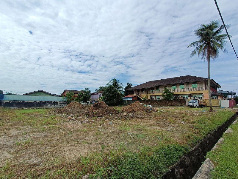 Tanah Lot Kediaman 10,454 Kaki Persegi Untuk Dijual Di Kampung Pinang Freehold