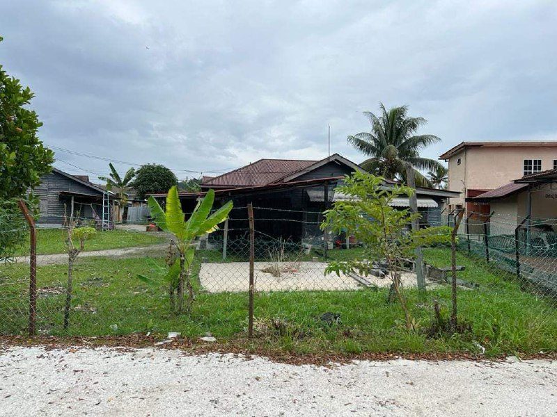 Tanah Lot Banglo 10,825 Kaki Persegi Berserta 2 Unit Rumah, UTC Ampangan, Seremban Untuk Dijual