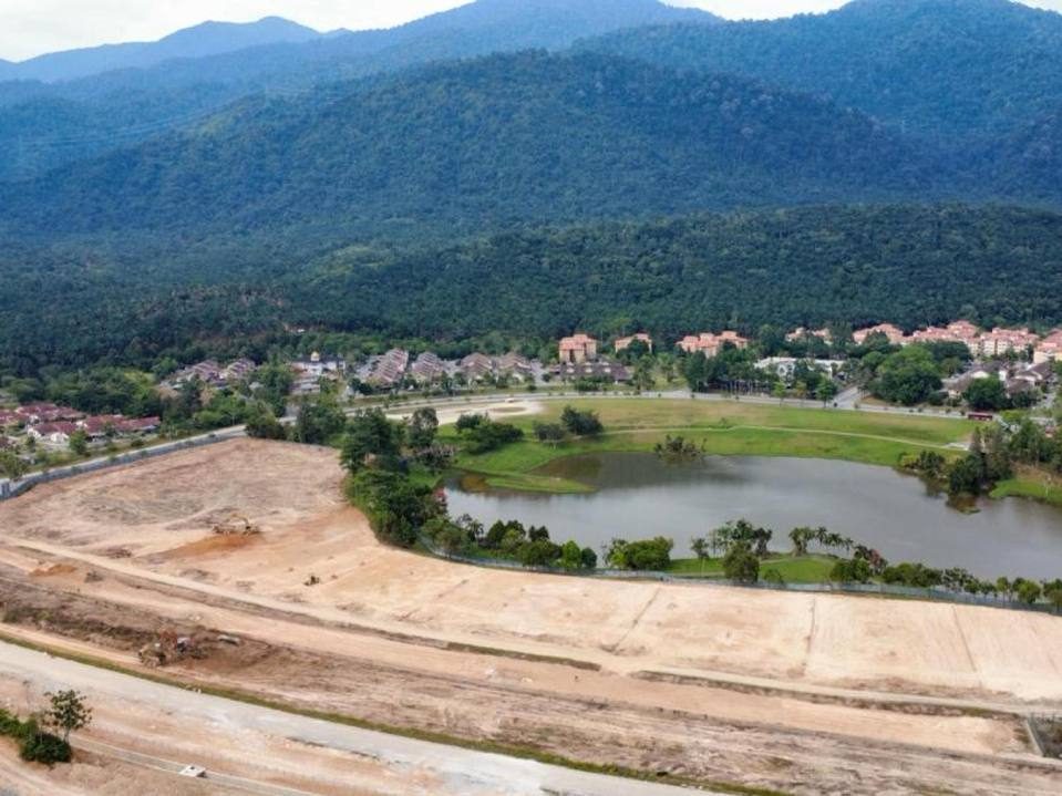 Tanah Lot Banglo Proton City Tanjung Malim Lake View Freehold 9031 Sqft