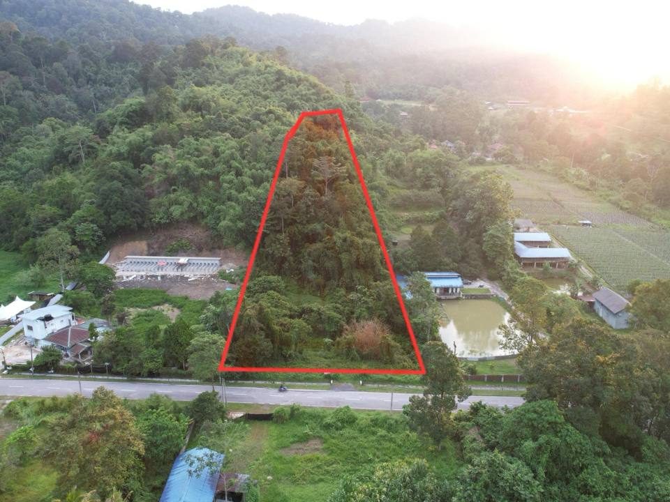 Tanah 3 Ekar Tepi Jalan Sungai Lui Hulu Langat