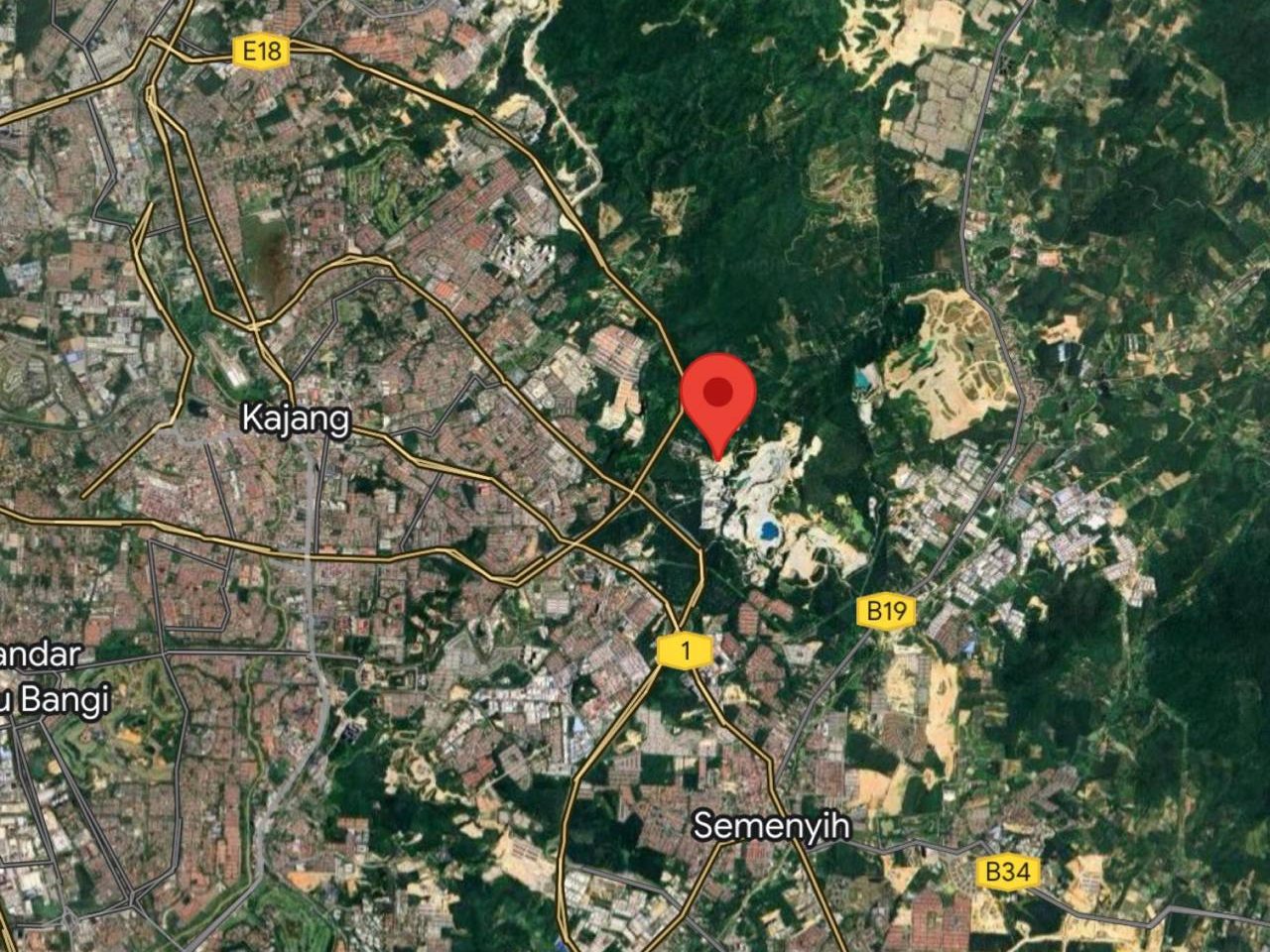 Tanah 5.56 Ekar Semenyih Taman Naqsyahbandiah Freehold Berpotensi Industri Berbukit