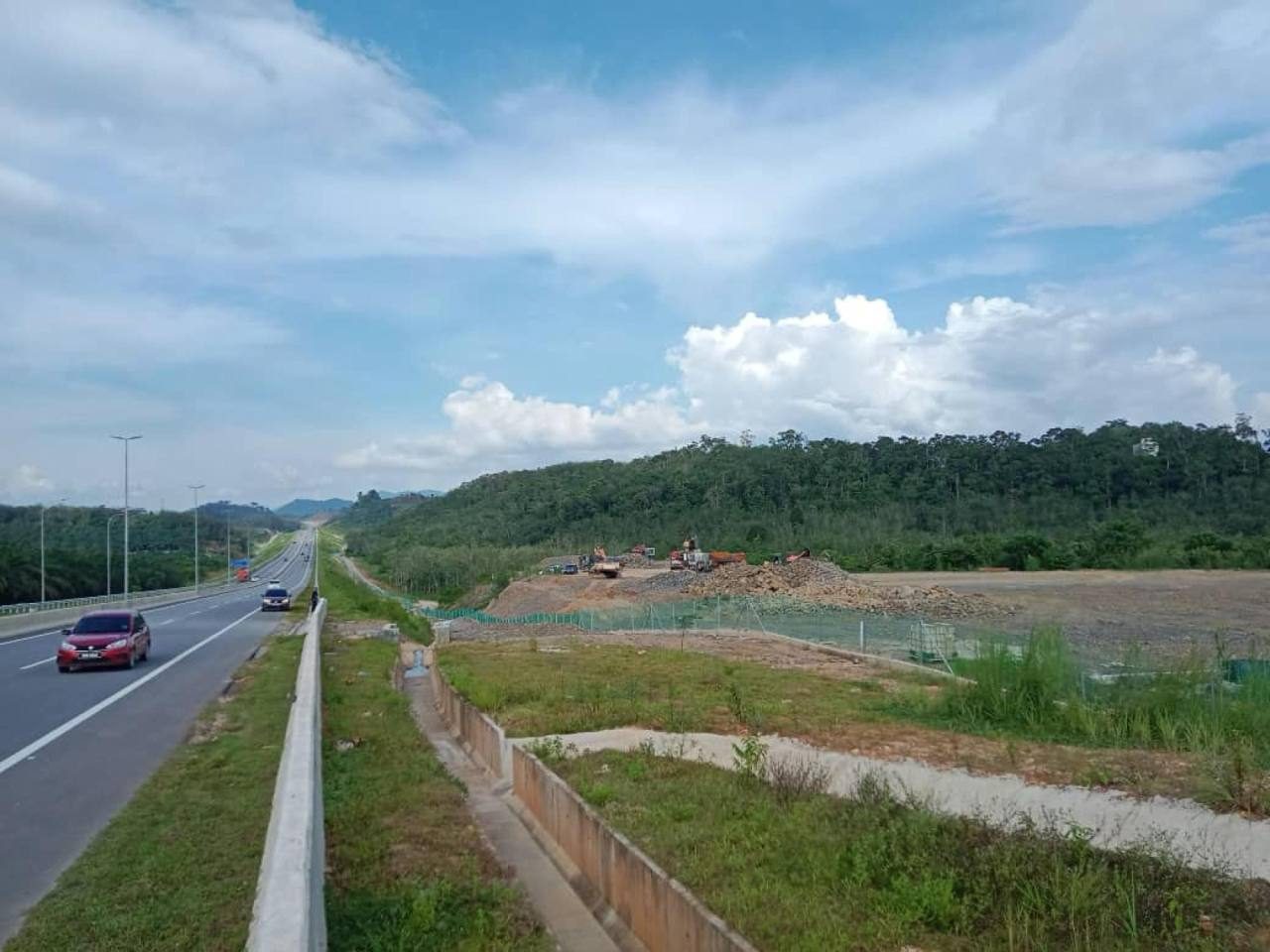 Tanah 3.51 Ekar Raub Pahang Tepi Lebuh Raya CSR Berhampiran UiTM Freehold